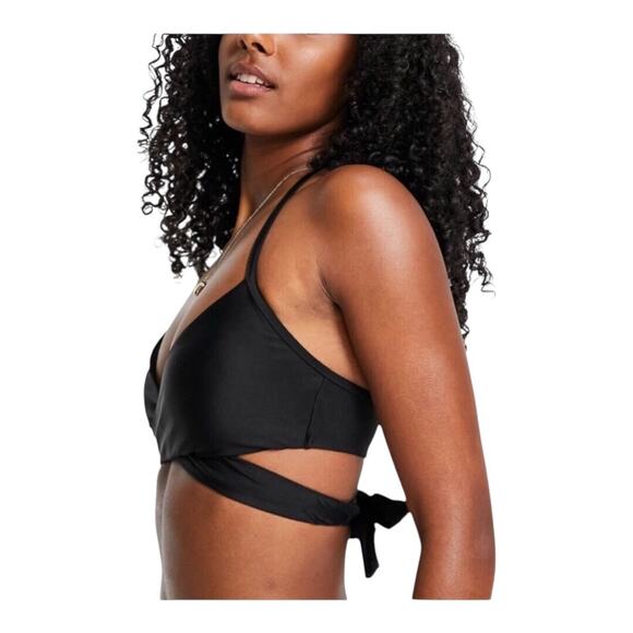 Aerie NWT Stylish Wrap Around Criss Cross Halter Bikini Top Black Size Small - Picture 14 of 15